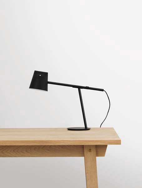 Normann Copenhagen Momento bordlampe, sort - H: 44 cm. - Bahne